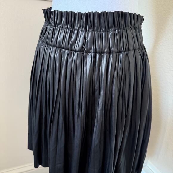 Zara Faux Leather Pleated Skirt/Skort Size L Wide Waistband - Picture 3 of 7